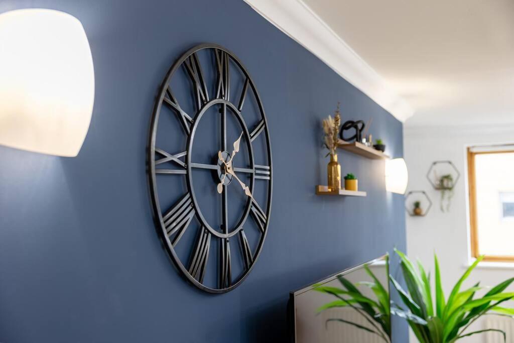 Morden London Apartment, By The Sea With Free Parking Esterno foto