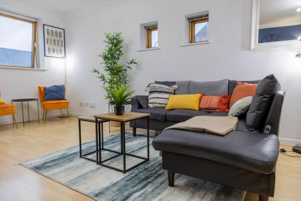 Morden London Apartment, By The Sea With Free Parking Esterno foto