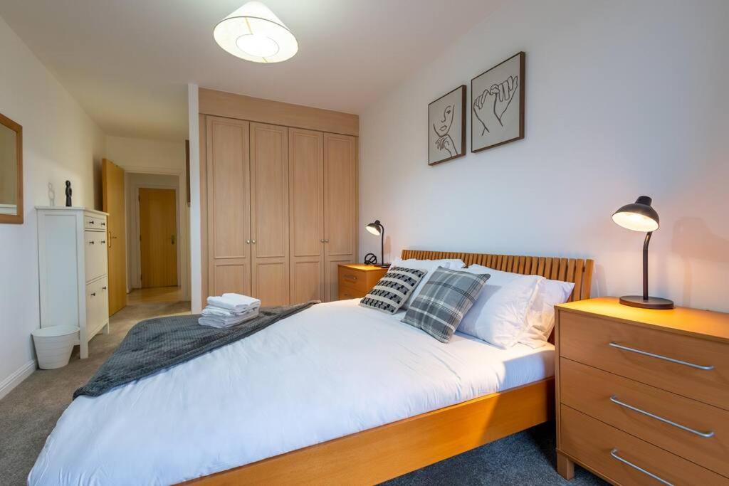 Morden London Apartment, By The Sea With Free Parking Esterno foto