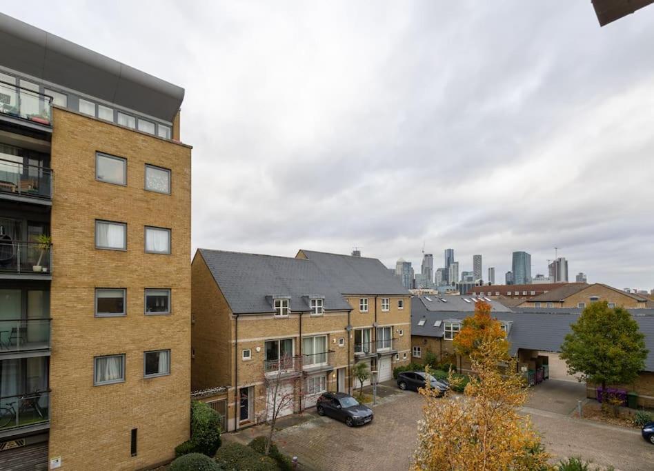 Morden London Apartment, By The Sea With Free Parking Esterno foto