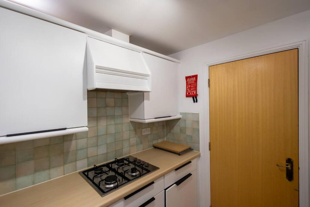 Morden London Apartment, By The Sea With Free Parking Esterno foto