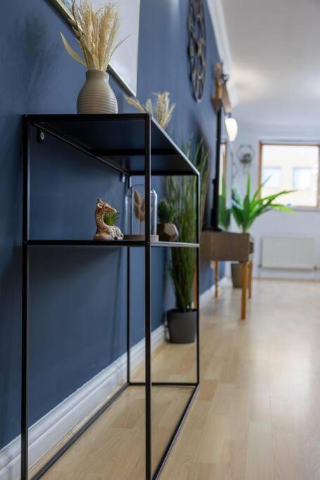 Morden London Apartment, By The Sea With Free Parking Esterno foto