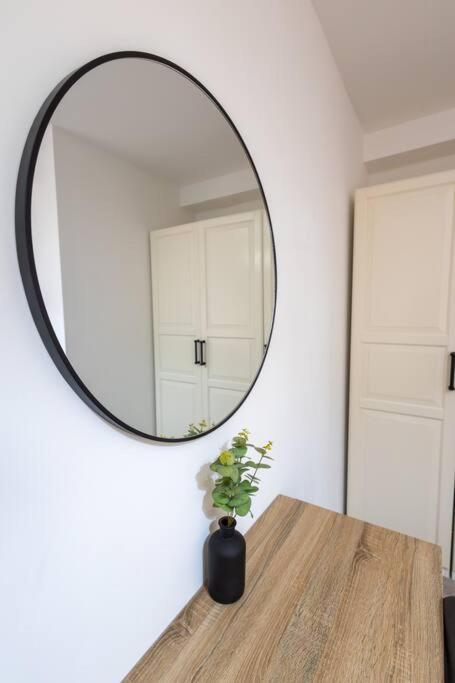 Morden London Apartment, By The Sea With Free Parking Esterno foto