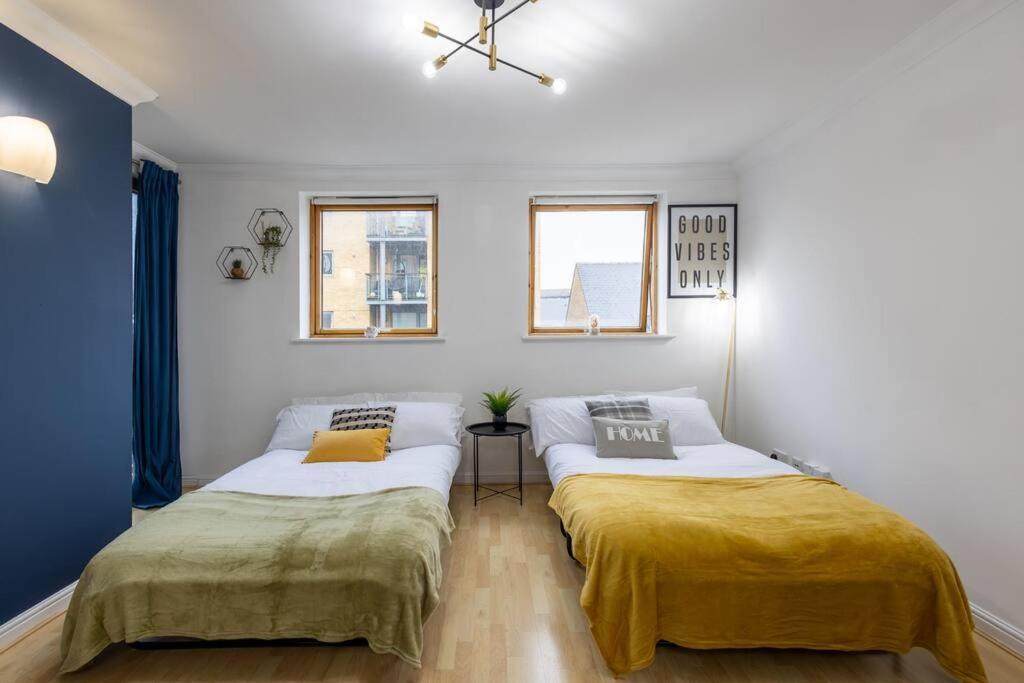 Morden London Apartment, By The Sea With Free Parking Esterno foto